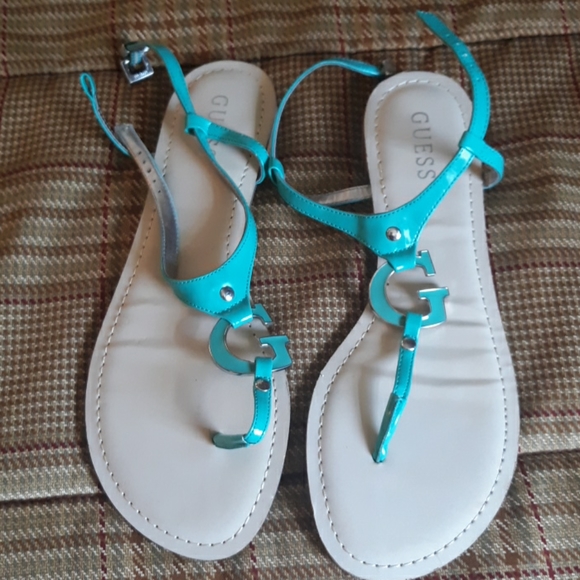 🌺GUESS Sandals (NEW) - Picture 1 of 2